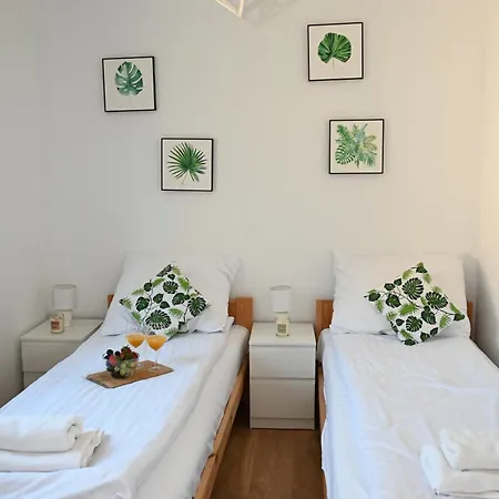 Wakacyjne Historie - Nowoczesne I Komfortowe Ze U Podnoza Snieznika Apartmán *